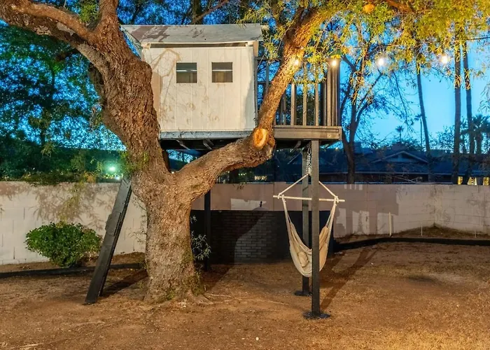 Holiday home Sdaletreehouse Pool Gameroom Firepit